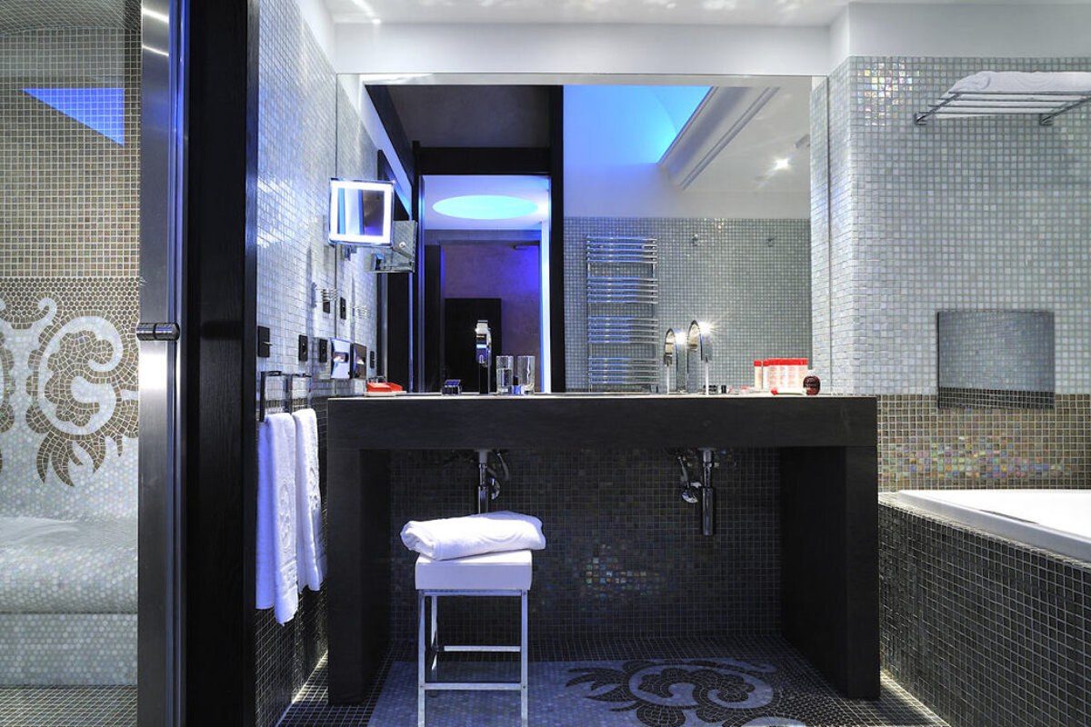 Le Lana Hotel, Courchevel bathroom