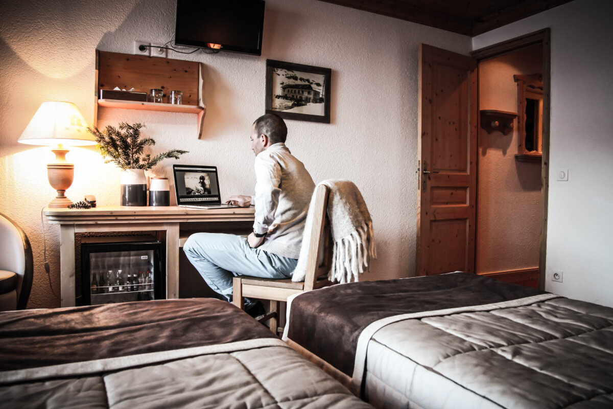 Le Refuge Hotel, Tignes Le Lac twin bedroom
