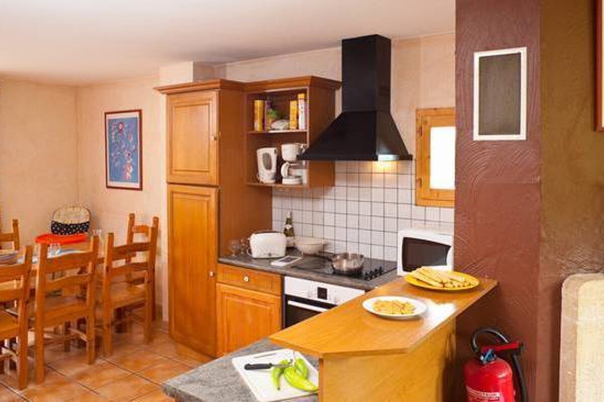 Les Chalets du Praz - 4 Bed Chalet, La Plagne Villages kitchen