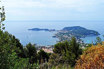 Nice harbour from a hiking trail