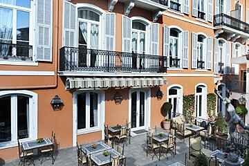 Hotel Ellington terrace