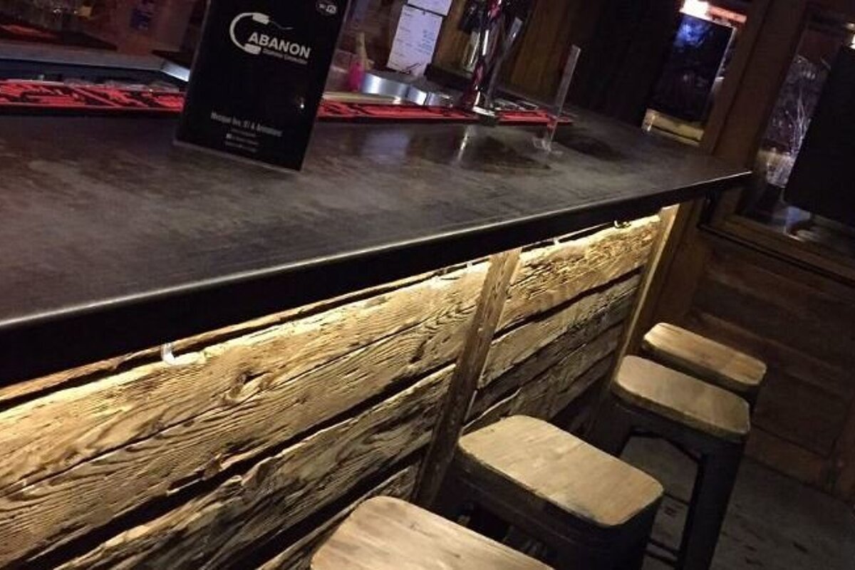 Le Cabanon Bar, Chamonix - Centre bar