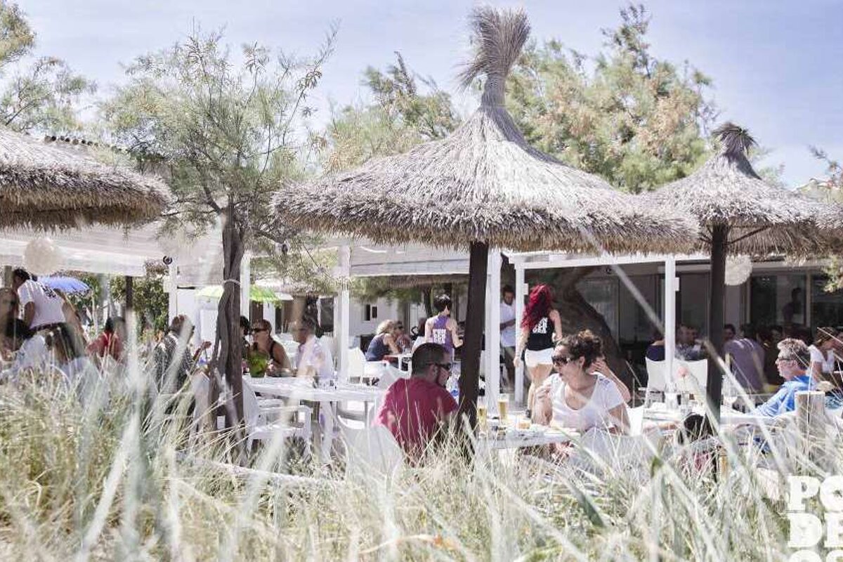 image of a beach restaurant