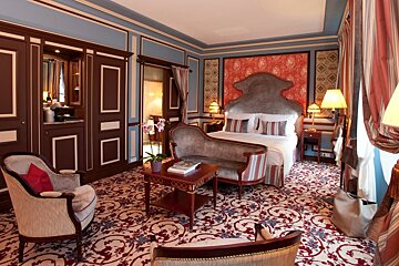 Le Grand Hotel de Bordeaux, Bordeaux - Centre double bedroom