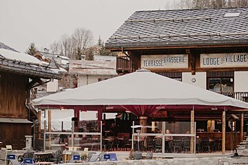 Lodge du Village Bar, Meribel Village exterior
