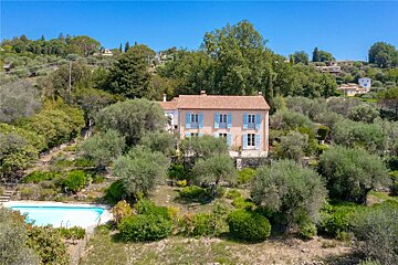 Savills Estate Agent, Valbonne