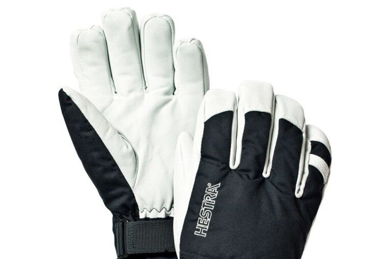 Top 10 Christmas presents for  skiers 2017