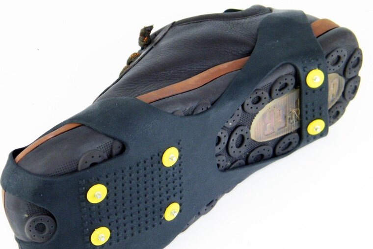 Top 10 Christmas presents for  skiers 2017