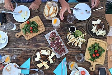 tapas table at Restaurante Quince