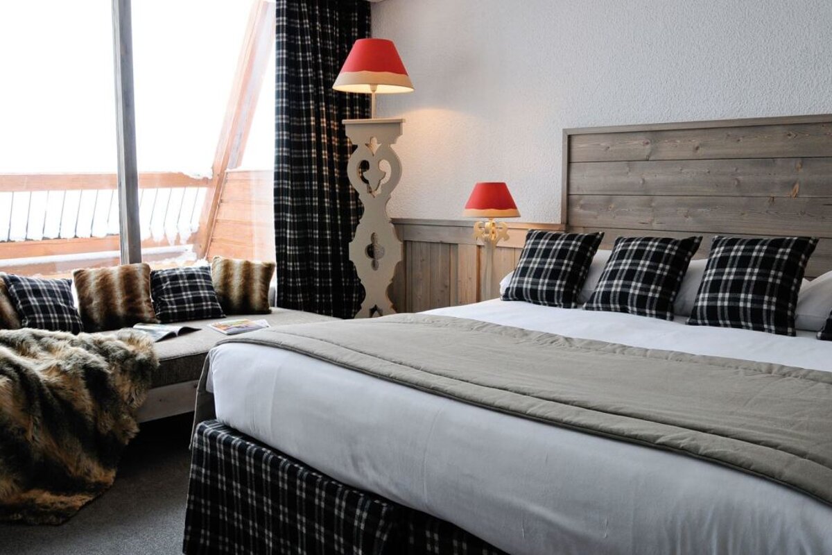 Arcadien Hotel, Les Arcs 1600 double bedroom