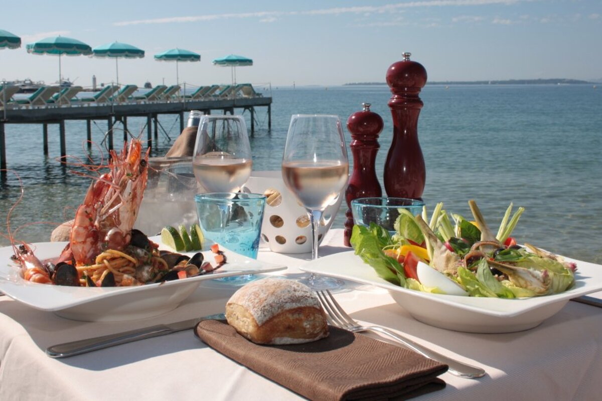 Les Pirates Restaurant, Juan les Pins style of cuisine