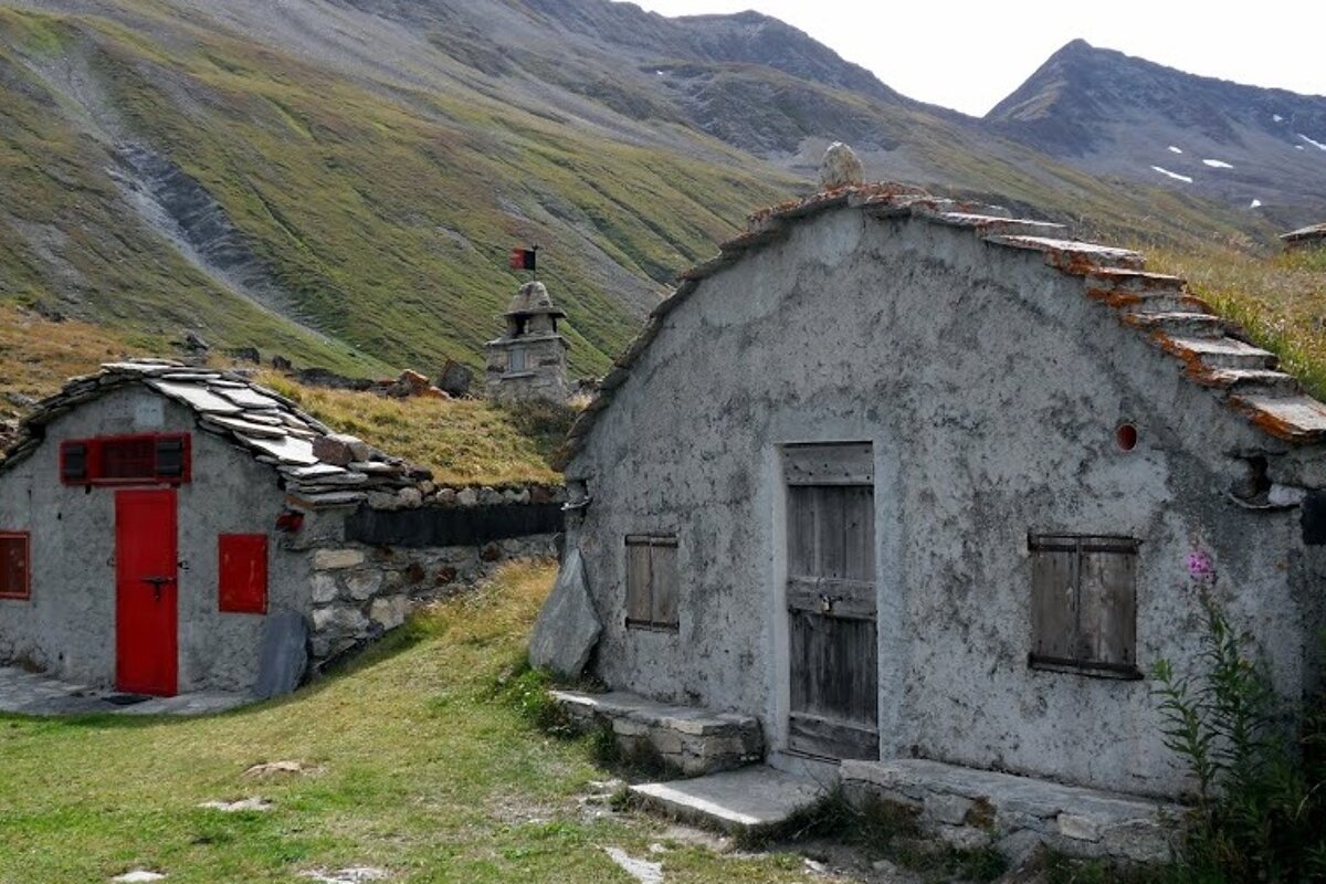 Tour du Mont Blanc alpage scenery