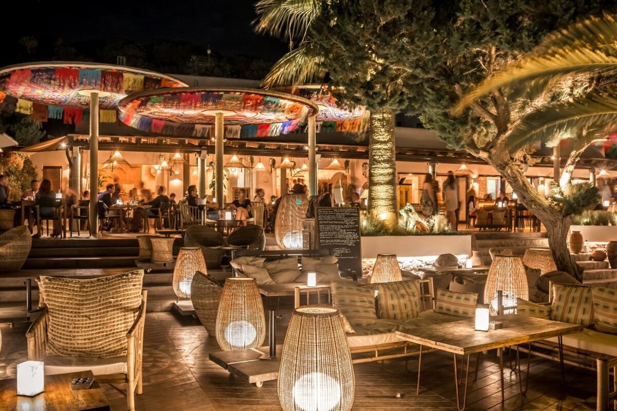 Aiyanna Beach Club, Cala Nova restaurant terrasse