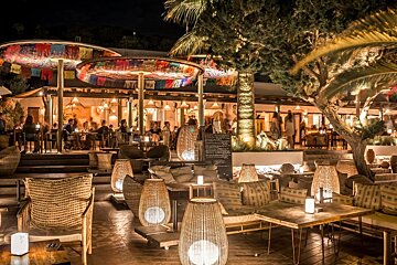 Aiyanna Beach Club, Cala Nova restaurant terrasse