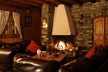 Beziere Chalet, Morzine Old Town lounge