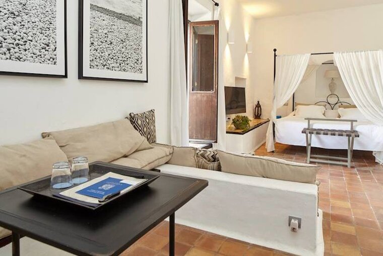 24 hours in Ibiza Town in 2019