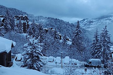 new deep covering of snow in La Tania, Courchevel