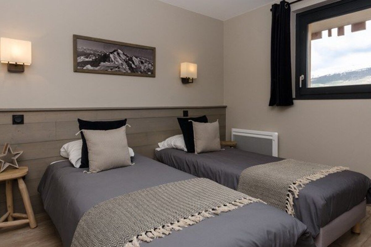 Hermine Chalet, Montchavin / Les Coches twin bedroom