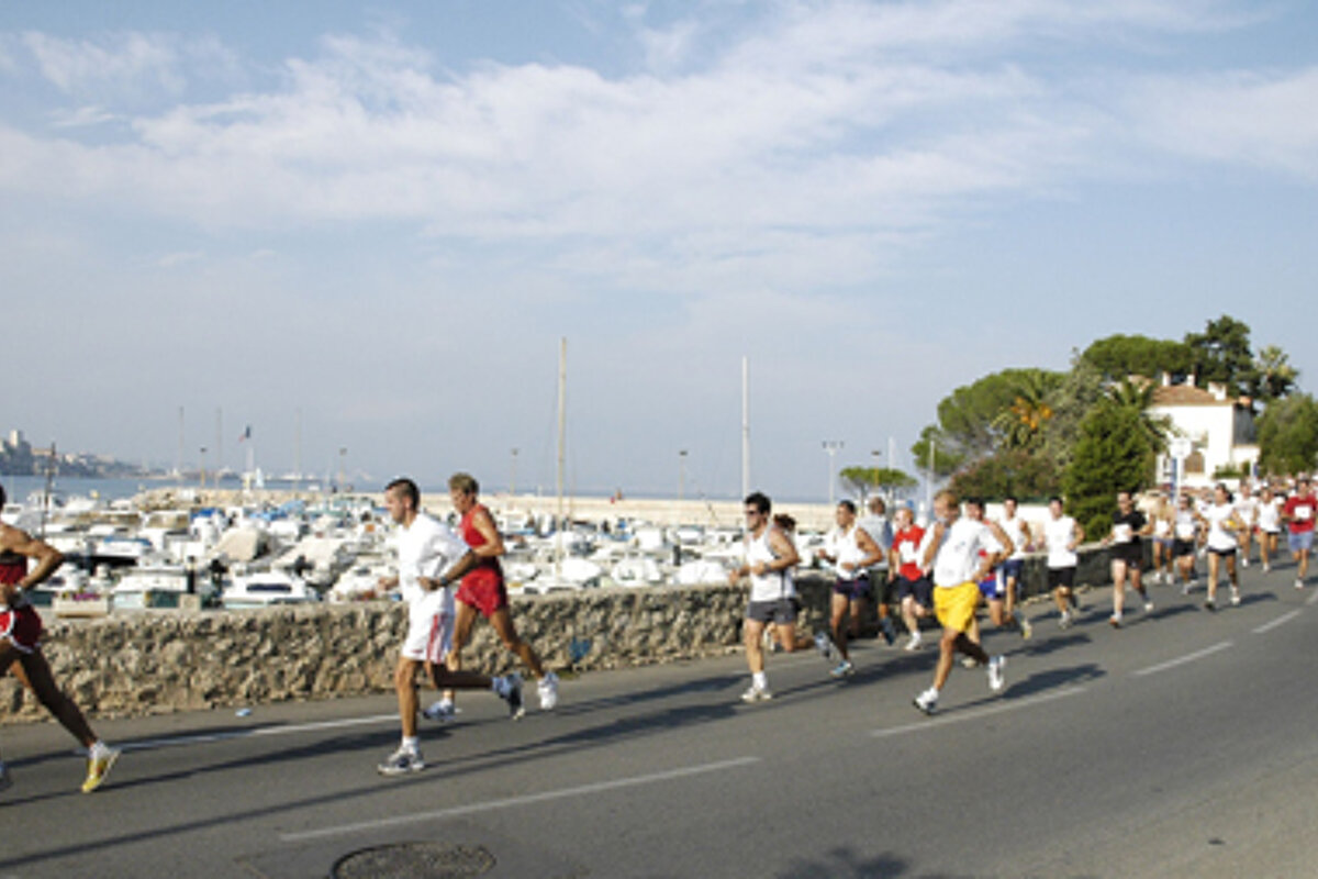 Courir Pour Une Fleur Running Event, Antibes