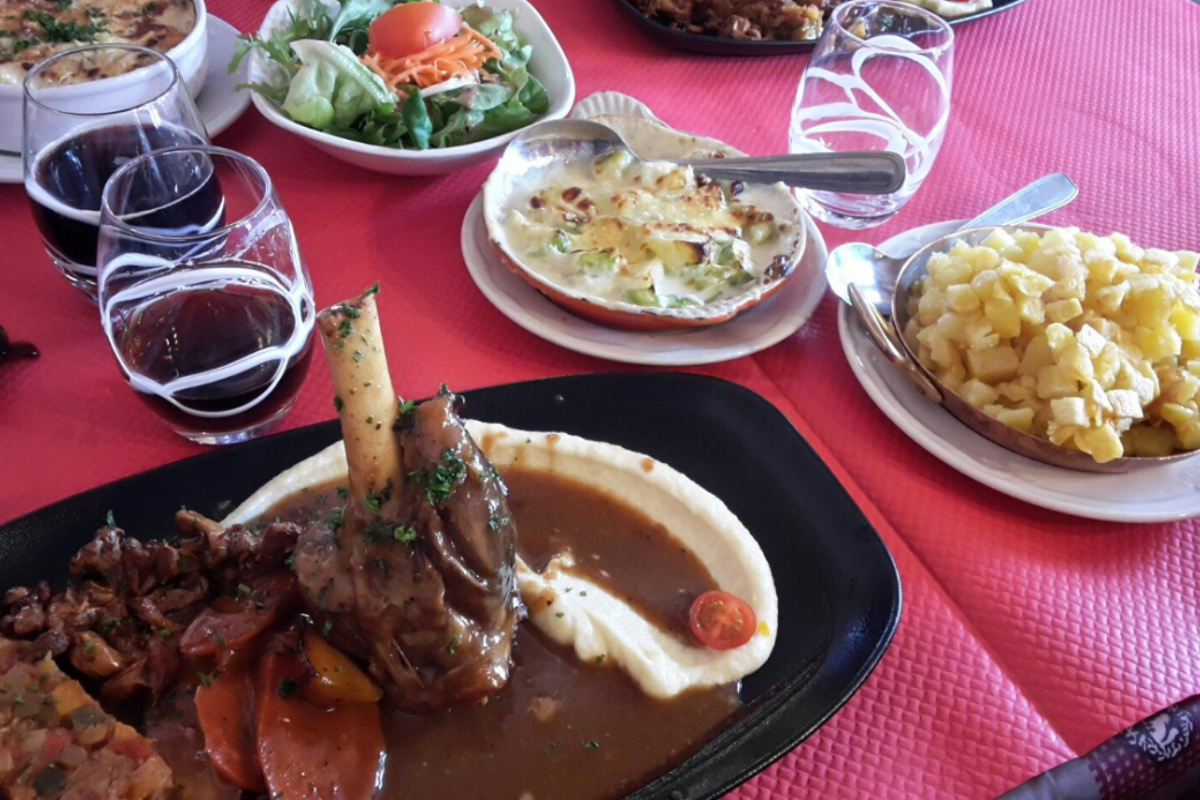 La Cremaillere Restaurant, Les Lindarets style of cuisine