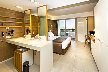 The Leonardo Hotel Portals Room