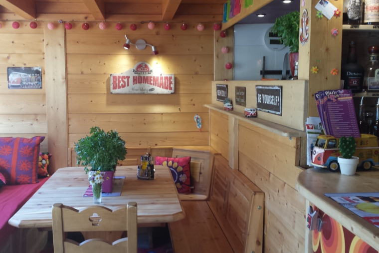 Pizz'n'Love Restaurant, Val d'Isere Centre interior