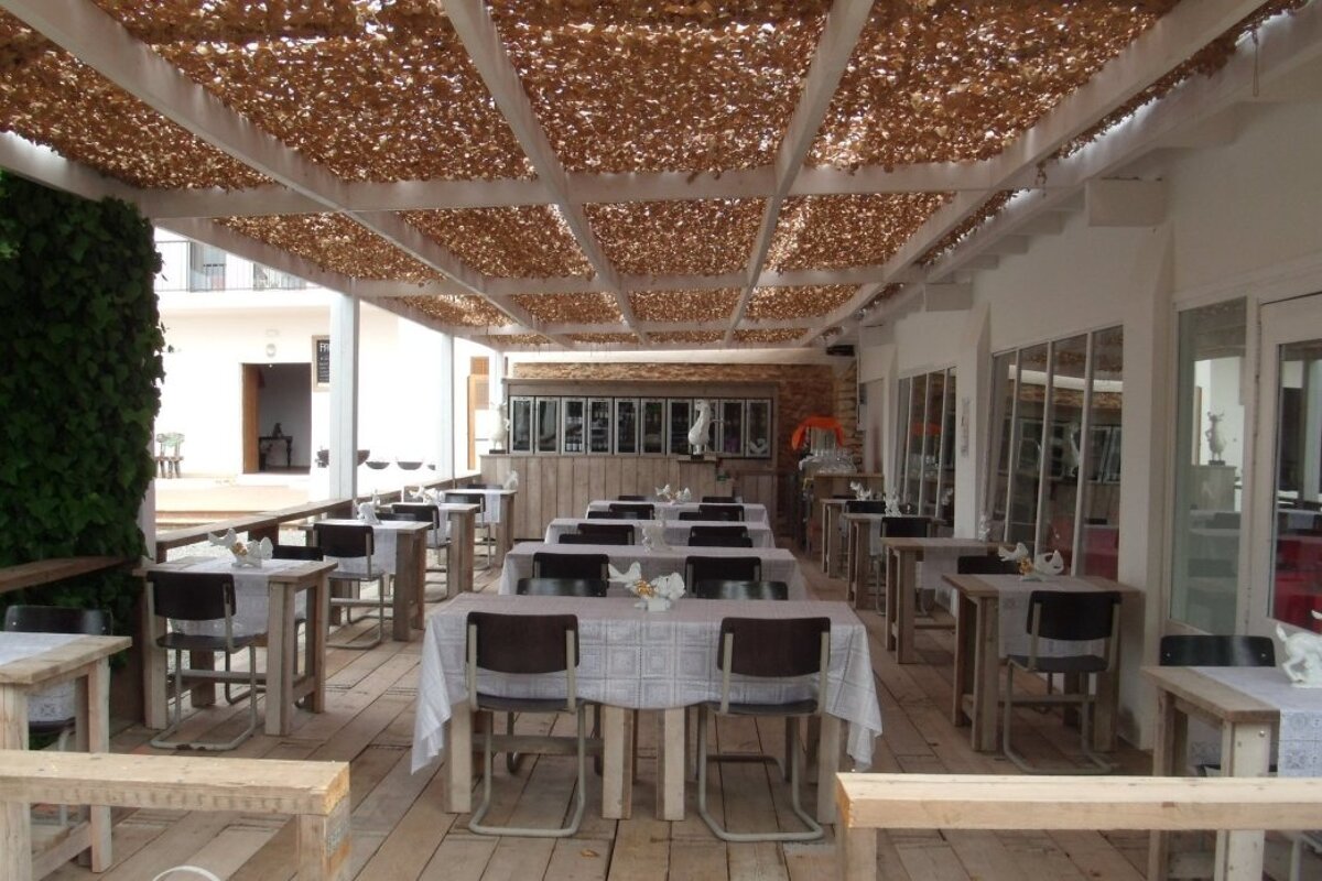 Sluiz Concept Store, Santa Gertrudis exterior