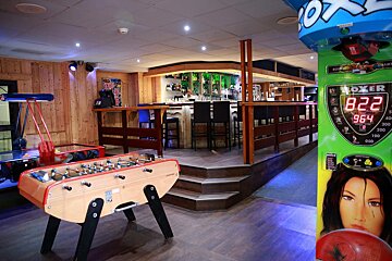 Bowling de Meribel, Meribel interior