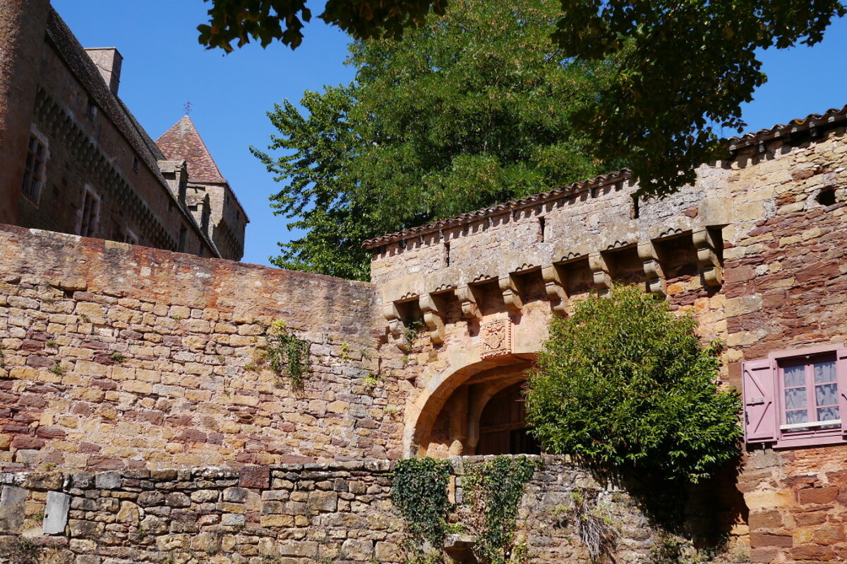Entrance to the castle at Castelnau