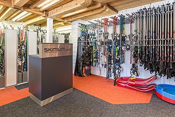 Skimium - Altiloc 2300 Ski Hire, Val Thorens shop interior
