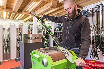 Skimium - Altiloc 2300 Ski Hire, Val Thorens shop interior