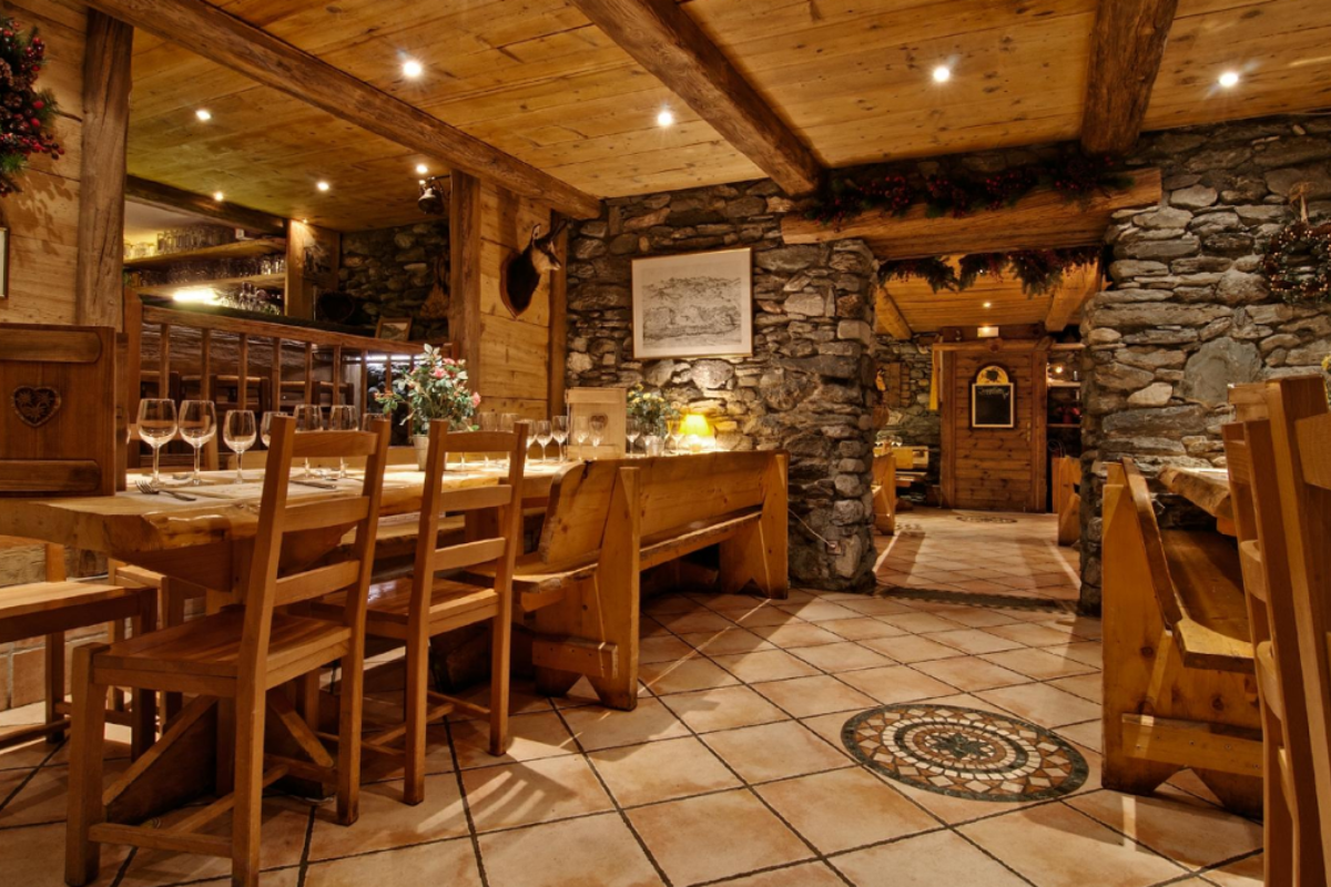 L'Armailly Restaurant, Tignes Les Brevieres interior
