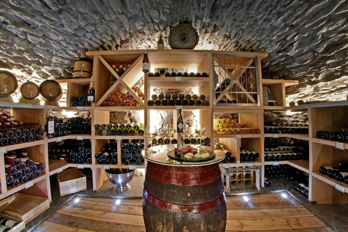 L'Armailly Restaurant, Tignes Les Brevieres interior