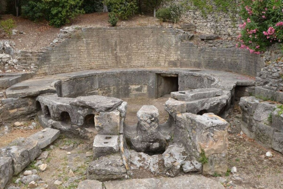 Le Castellum Aquae, Nimes