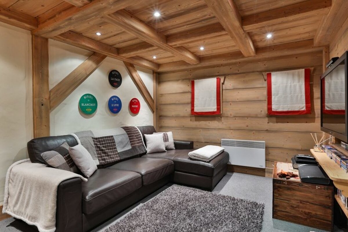 Vallon Chalet, Meribel Village games room