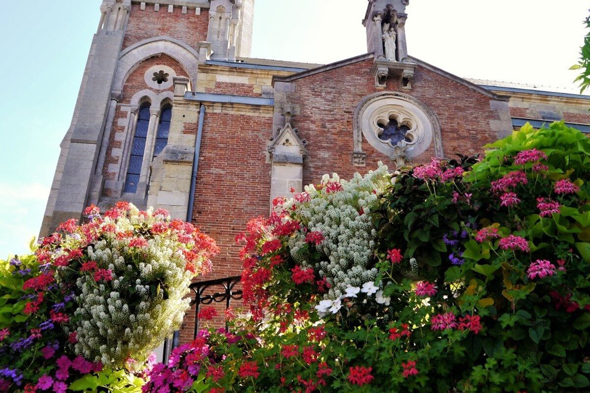 floral display outside the Basilique Notre Dame-Arcachon