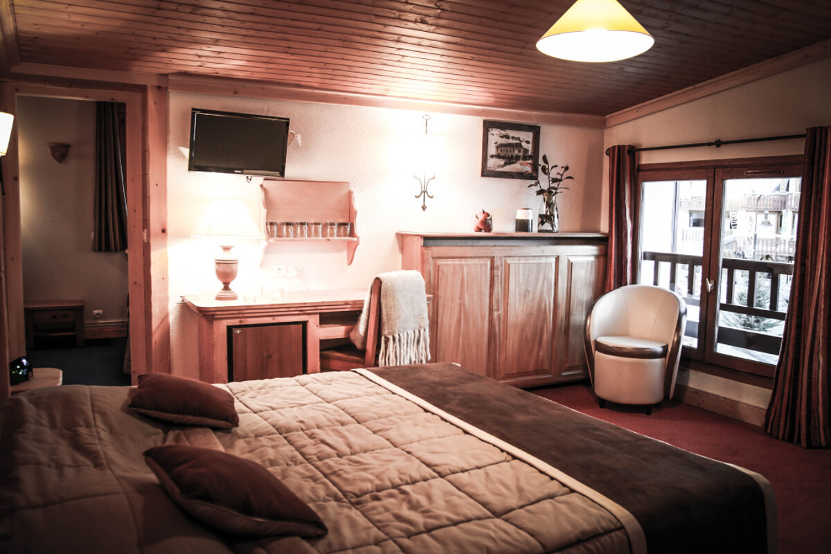 Le Refuge Hotel, Tignes Le Lac double bedroom