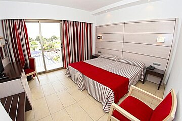 Puchet Hotel, San Antonio double bedroom