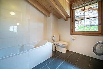 The Penthouse Apartment, Morzine bathroom