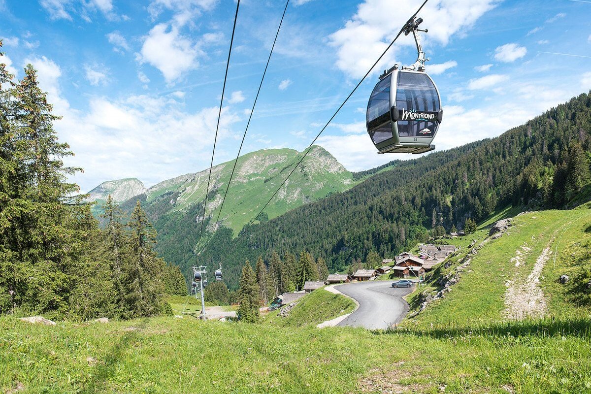 Ardents Telecabine open in summer and winter
