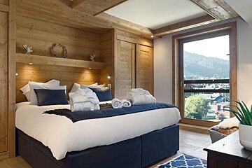 Annapurna A303 Penthouse Apartment, Les Gets double bedroom