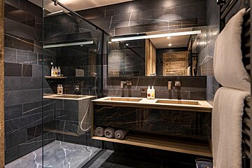 L'Ours Rouge Chalet, Meribel Village