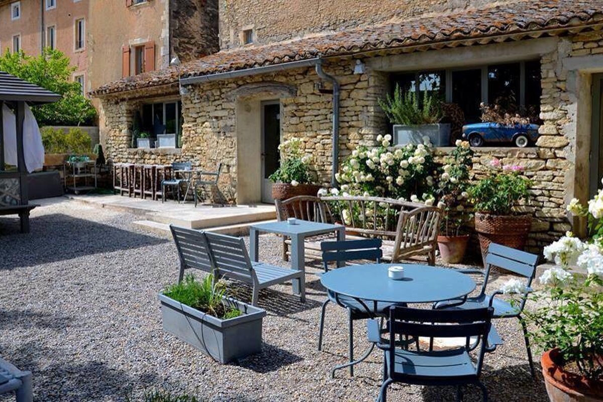 Le Garage a Lumieres Restaurant, Goult restaurant terrasse