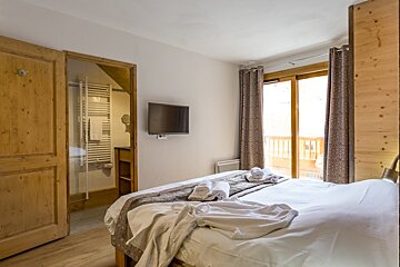 Santa Terra 110m2 9 person Apartment, Tignes - Les Brevieres master bedroom