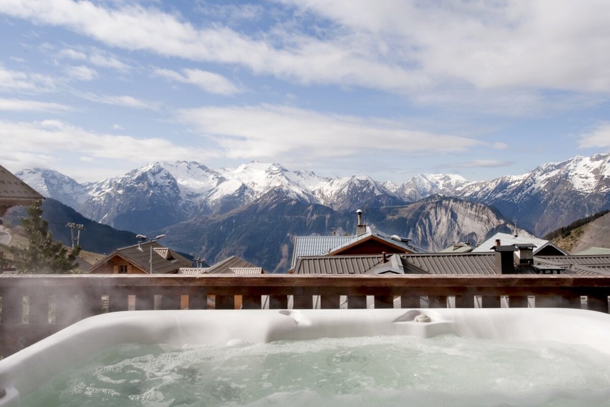 Sarenne Chalet, Alpe d'Huez - Centre view