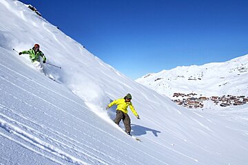 skiers off piste above Val Thorens