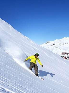 skiers off piste above Val Thorens