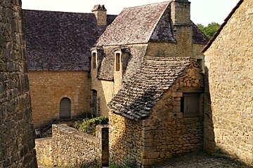 an old garrison building in beynac