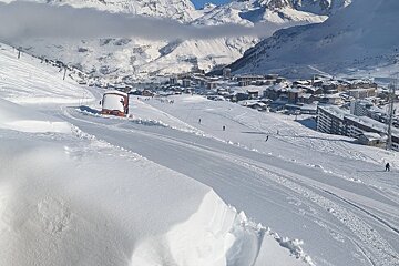Snowy pistes and sunshine in Tignes in January 25