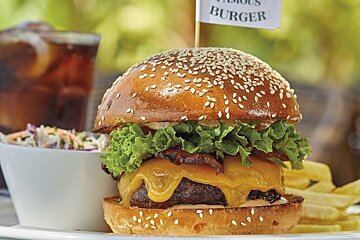 Wellies Restaurant Burger